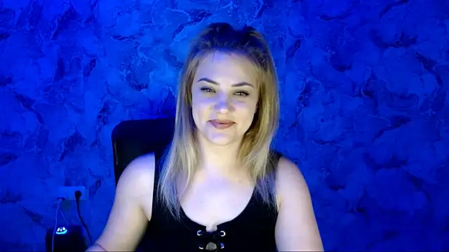 Snapshot of nika_gold1 chatting on 05/15/26, 01:29 nika gold1 online show from 05/15/26, 01:29