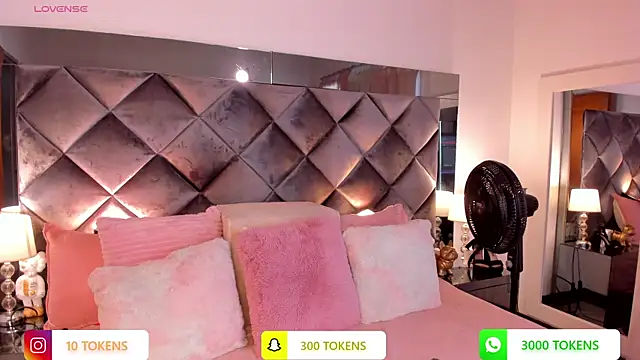 sofhiaa adaams online show from 03/08/25, 05:43