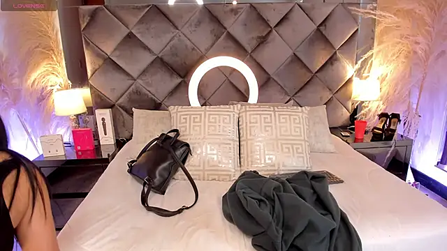 sofhiaa adaams online show from 10/26/25, 03:07