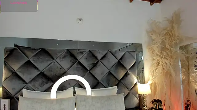 sofhiaa adaams online show from 11/11/25, 09:15