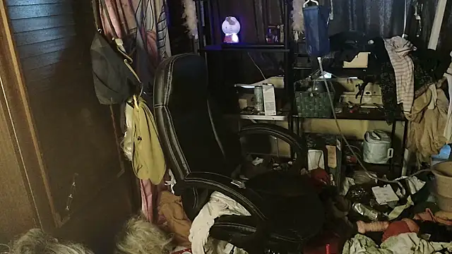 Ombeline1 online show from 12/22/25, 08:22