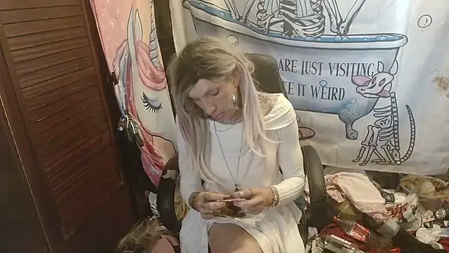 Ombeline1 online show from 04/06/26, 06:14