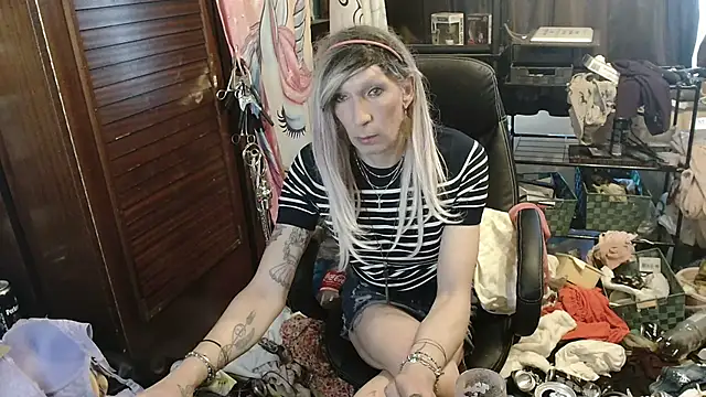 Ombeline1 online show from 05/11/26, 05:32