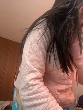 Snapshot of Juana19 chatting on 11/22/25, 01:10 Juana19 online show from 11/22/25, 01:10