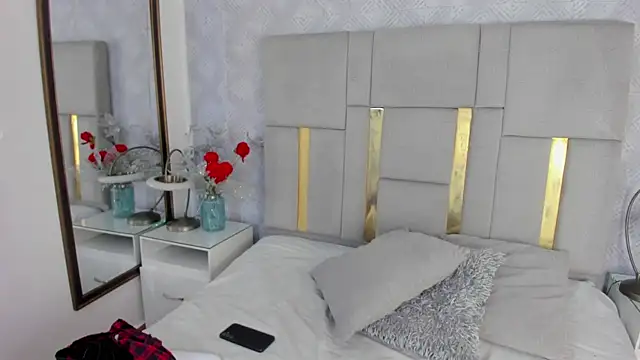 Snapshot of Camilaa_Sanchez_ chatting on 11/12/25, 12:16 Camilaa Sanchez online show from 11/12/25, 12:16