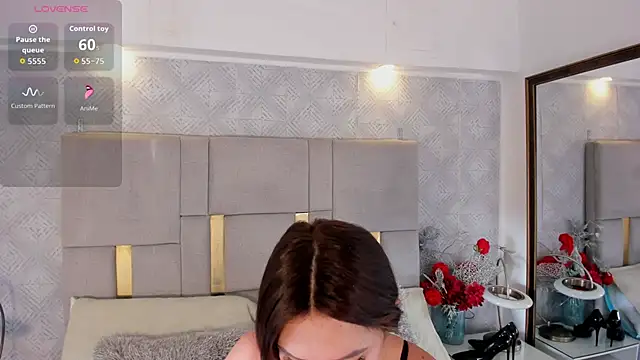 Snapshot of Camilaa_Sanchez_ chatting on 05/22/26, 12:44 Camilaa Sanchez online show from 05/22/26, 12:44