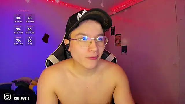 Snapshot of AustinSummerr chatting on 12/31/24, 04:04 AustinSummerr online show from 12/31/24, 04:04