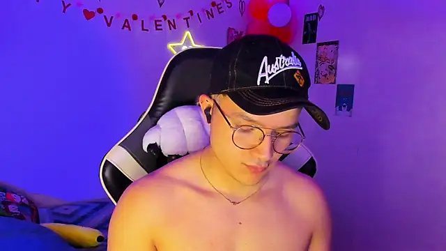 Snapshot of AustinSummerr chatting on 02/12/25, 04:33 AustinSummerr online show from 02/12/25, 04:33