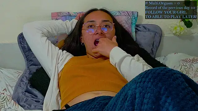 Hot Candy  online show from 05/26/26, 01:45