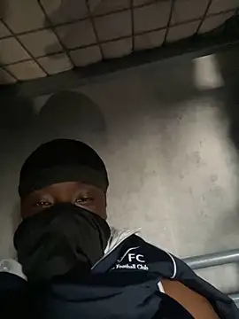 Snapshot of elninoblacko chatting on 12/12/24, 01:39 elninoblacko online show from 12/12/24, 01:39