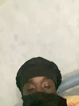 Snapshot of elninoblacko chatting on 02/25/25, 12:14 elninoblacko online show from 02/25/25, 12:14