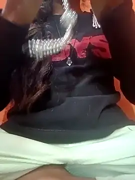 Snapshot of Mangla_Bhabhi chatting on 10/15/25, 02:11 Mangla Bhabhi online show from 10/15/25, 02:11