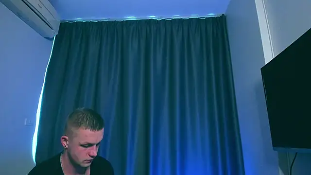 Snapshot of Samuel_Andrew chatting on 01/30/25, 04:16 Samuel Andrew online show from 01/30/25, 04:16