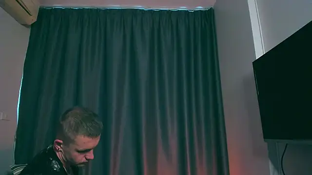 Snapshot of Samuel_Andrew chatting on 02/02/25, 02:59 Samuel Andrew online show from 02/02/25, 02:59