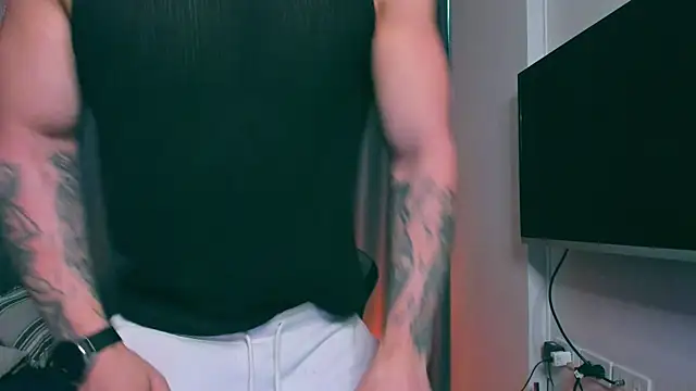 Snapshot of Samuel_Andrew chatting on 02/14/25, 02:18 Samuel Andrew online show from 02/14/25, 02:18