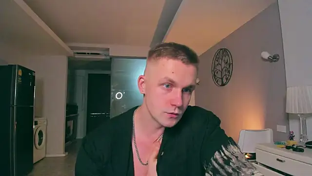 Snapshot of Samuel_Andrew chatting on 10/14/25, 06:14 Samuel Andrew online show from 10/14/25, 06:14