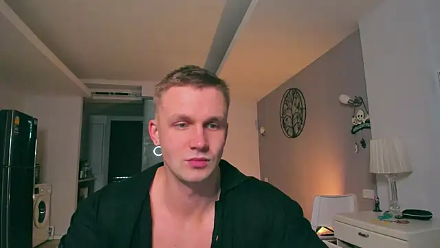 Snapshot of Samuel_Andrew chatting on 11/05/25, 05:40 Samuel Andrew online show from 11/05/25, 05:40