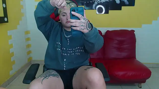 isabeautyx19 online show from 12/20/24, 08:45