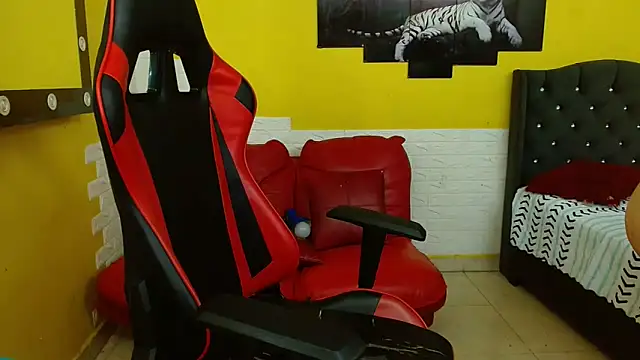 isabeautyx19 online show from 10/25/25, 02:19