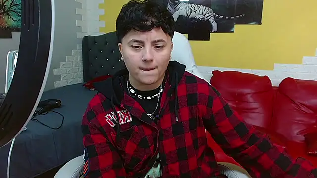 isabeautyx19 online show from 04/13/26, 01:33