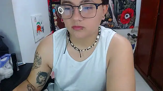 Snapshot of isabeautyx19 chatting on 05/10/26, 05:01 isabeautyx19 online show from 05/10/26, 05:01