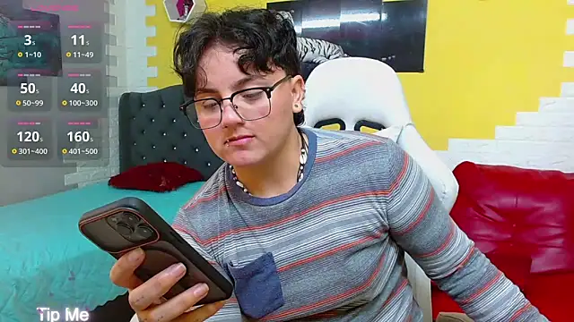 Snapshot of isabeautyx19 chatting on 06/01/26, 11:23 isabeautyx19 online show from 06/01/26, 11:23