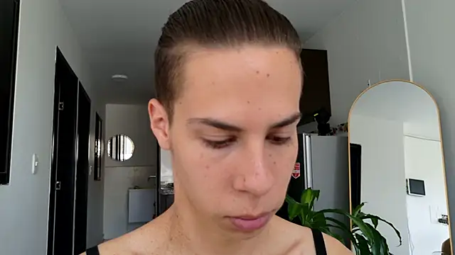 Snapshot of grey___27 chatting on 02/20/25, 01:51 grey 27 online show from 02/20/25, 01:51