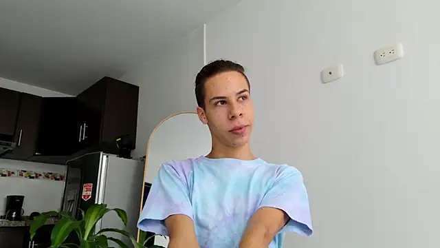 Snapshot of grey___27 chatting on 02/27/25, 05:47 grey 27 online show from 02/27/25, 05:47