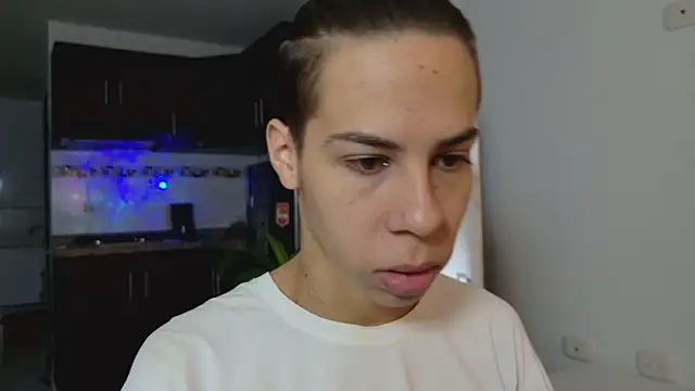 Snapshot of grey___27 chatting on 03/12/25, 10:59 grey 27 online show from 03/12/25, 10:59