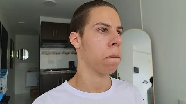 Snapshot of grey___27 chatting on 03/20/25, 08:29 grey 27 online show from 03/20/25, 08:29