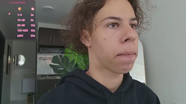 Snapshot of grey___27 chatting on 10/01/25, 12:22 grey 27 online show from 10/01/25, 12:22