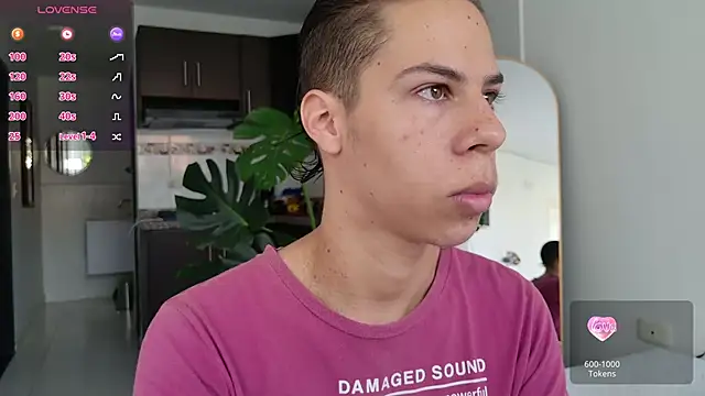 Snapshot of grey___27 chatting on 11/10/25, 12:15 grey 27 online show from 11/10/25, 12:15