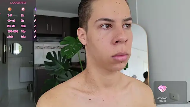 Snapshot of grey___27 chatting on 11/11/25, 12:05 grey 27 online show from 11/11/25, 12:05