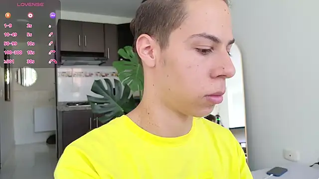 Snapshot of grey___27 chatting on 11/19/25, 03:56 grey 27 online show from 11/19/25, 03:56