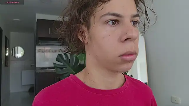 Snapshot of grey___27 chatting on 11/20/25, 12:27 grey 27 online show from 11/20/25, 12:27