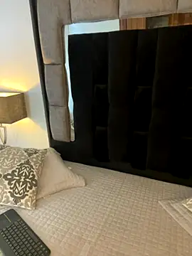 Bonnie vega online show from 11/25/25, 08:42