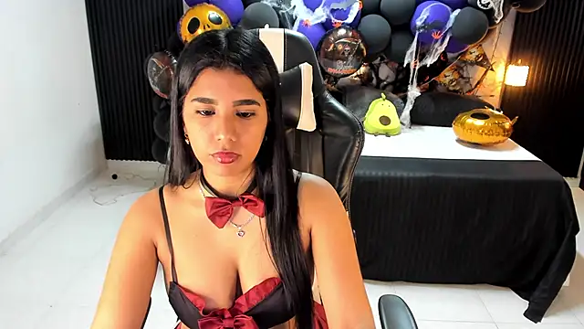 Ivy 16 online show from 10/29/25, 12:07