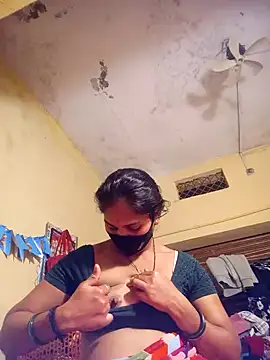 Snapshot of Hi_Radhika chatting on 01/19/25, 05:07 Hi Radhika online show from 01/19/25, 05:07