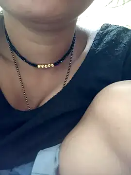 Snapshot of Hi_Radhika chatting on 01/24/25, 01:35 Hi Radhika online show from 01/24/25, 01:35