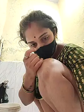 Snapshot of Hi_Radhika chatting on 02/13/25, 01:50 Hi Radhika online show from 02/13/25, 01:50