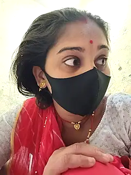 Snapshot of Hi_Radhika chatting on 02/15/25, 01:21 Hi Radhika online show from 02/15/25, 01:21