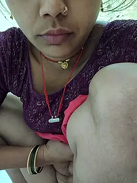 Snapshot of Hi_Radhika chatting on 02/17/25, 01:47 Hi Radhika online show from 02/17/25, 01:47