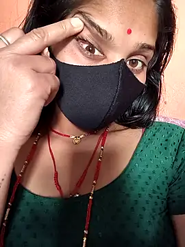 Snapshot of Hi_Radhika chatting on 02/22/25, 09:01 Hi Radhika online show from 02/22/25, 09:01