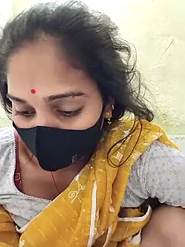 Snapshot of Hi_Radhika chatting on 02/25/25, 01:09 Hi Radhika online show from 02/25/25, 01:09