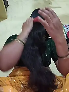 Snapshot of Hi_Radhika chatting on 03/03/25, 05:07 Hi Radhika online show from 03/03/25, 05:07