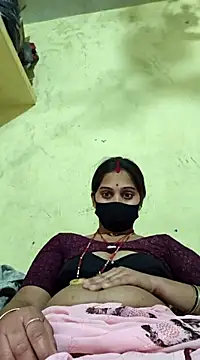 Snapshot of Hi_Radhika chatting on 03/08/25, 05:43 Hi Radhika online show from 03/08/25, 05:43