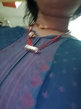 Snapshot of Hi_Radhika chatting on 03/22/25, 01:30 Hi Radhika online show from 03/22/25, 01:30