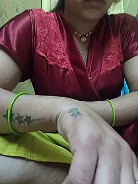 Snapshot of Hi_Radhika chatting on 09/19/25, 12:28 Hi Radhika online show from 09/19/25, 12:28