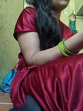 Snapshot of Hi_Radhika chatting on 09/24/25, 02:37 Hi Radhika online show from 09/24/25, 02:37