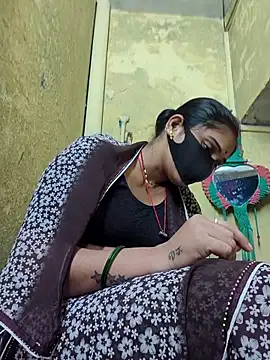 Snapshot of Hi_Radhika chatting on 10/06/25, 04:15 Hi Radhika online show from 10/06/25, 04:15